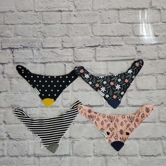 30- Baby Girl Bibs Bundle - Picture 2 of 7